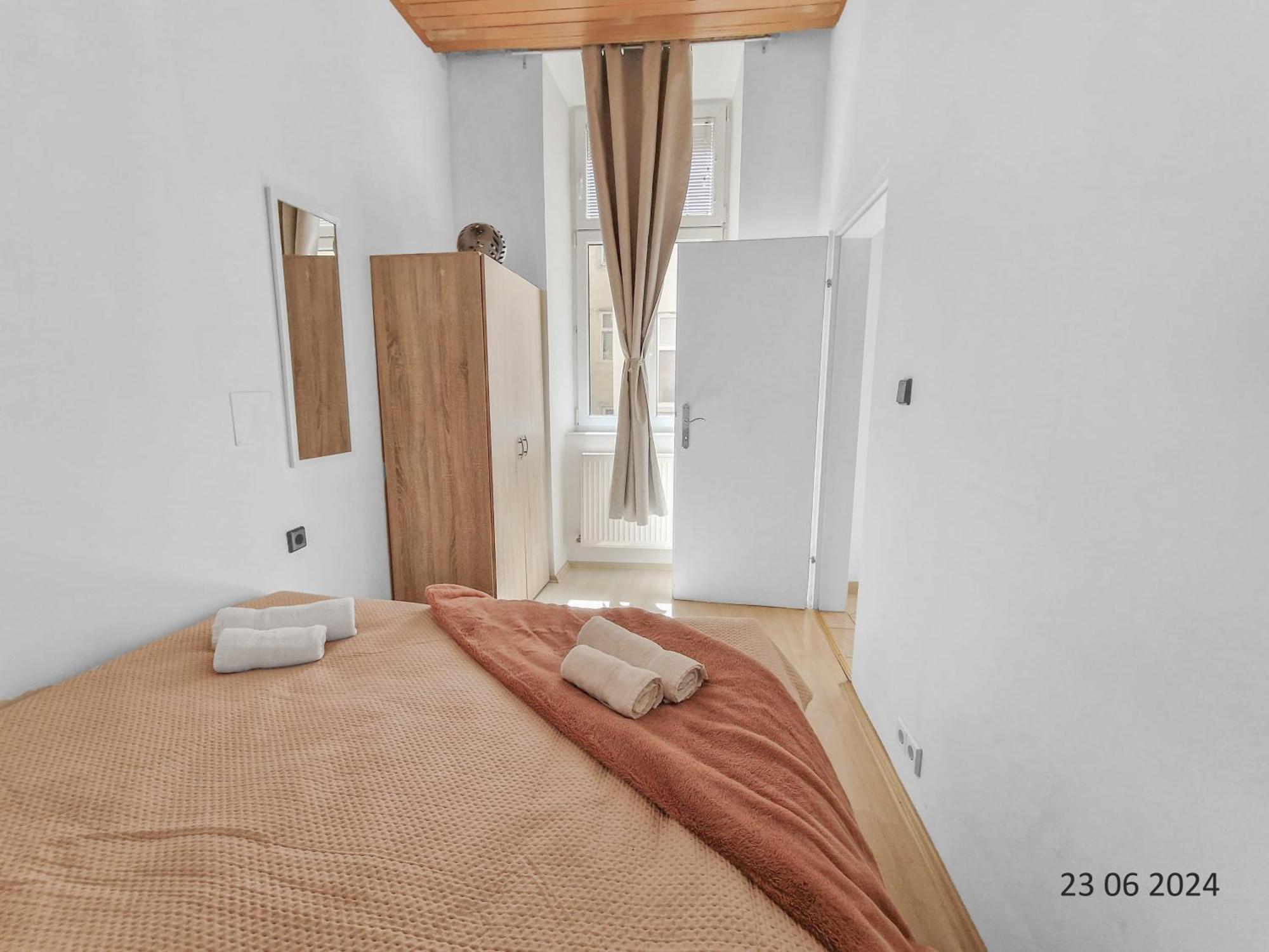 Four-Bedroom, Four King-Size Comfort Wenen Buitenkant foto