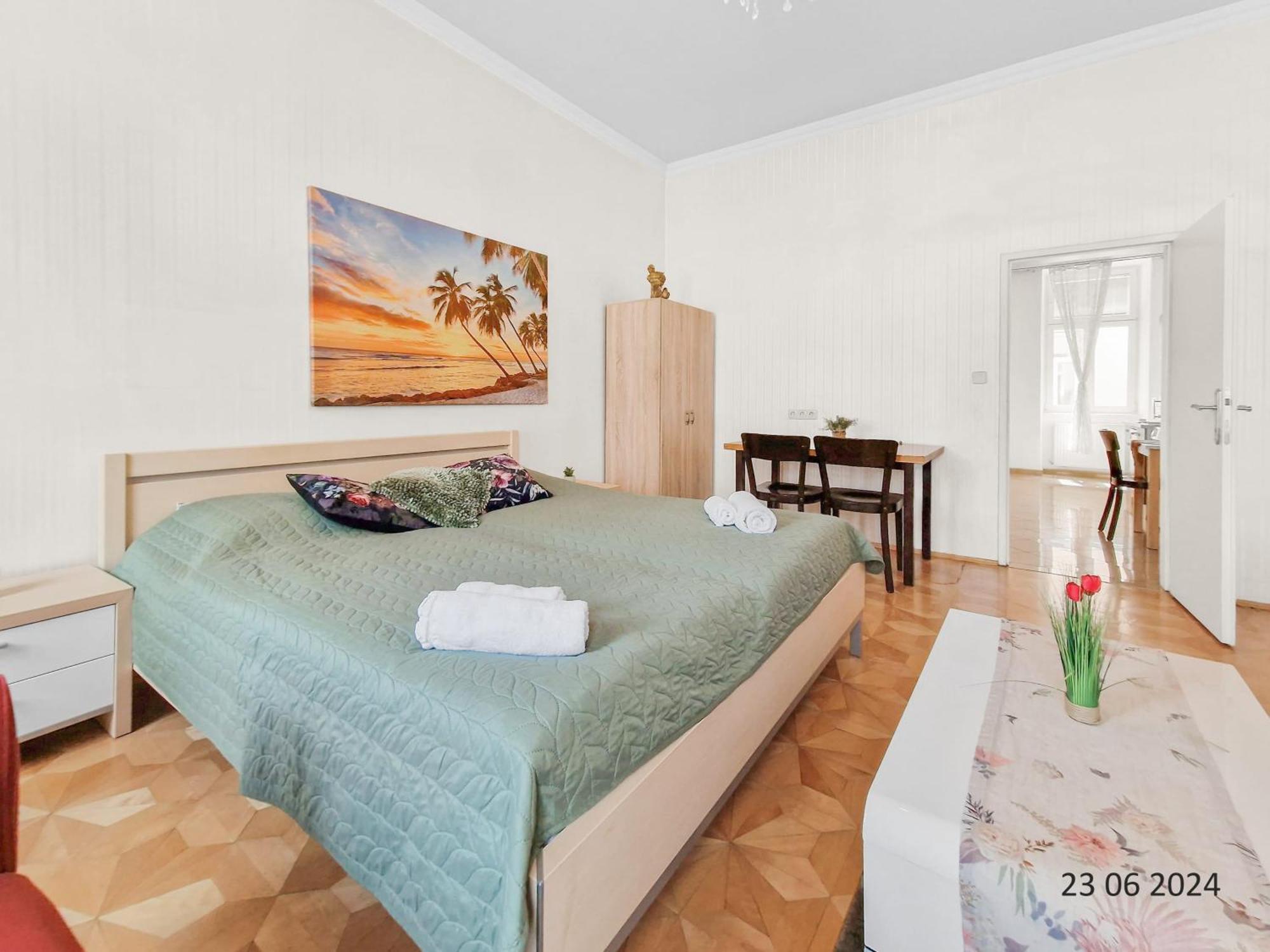 Four-Bedroom, Four King-Size Comfort Wenen Buitenkant foto