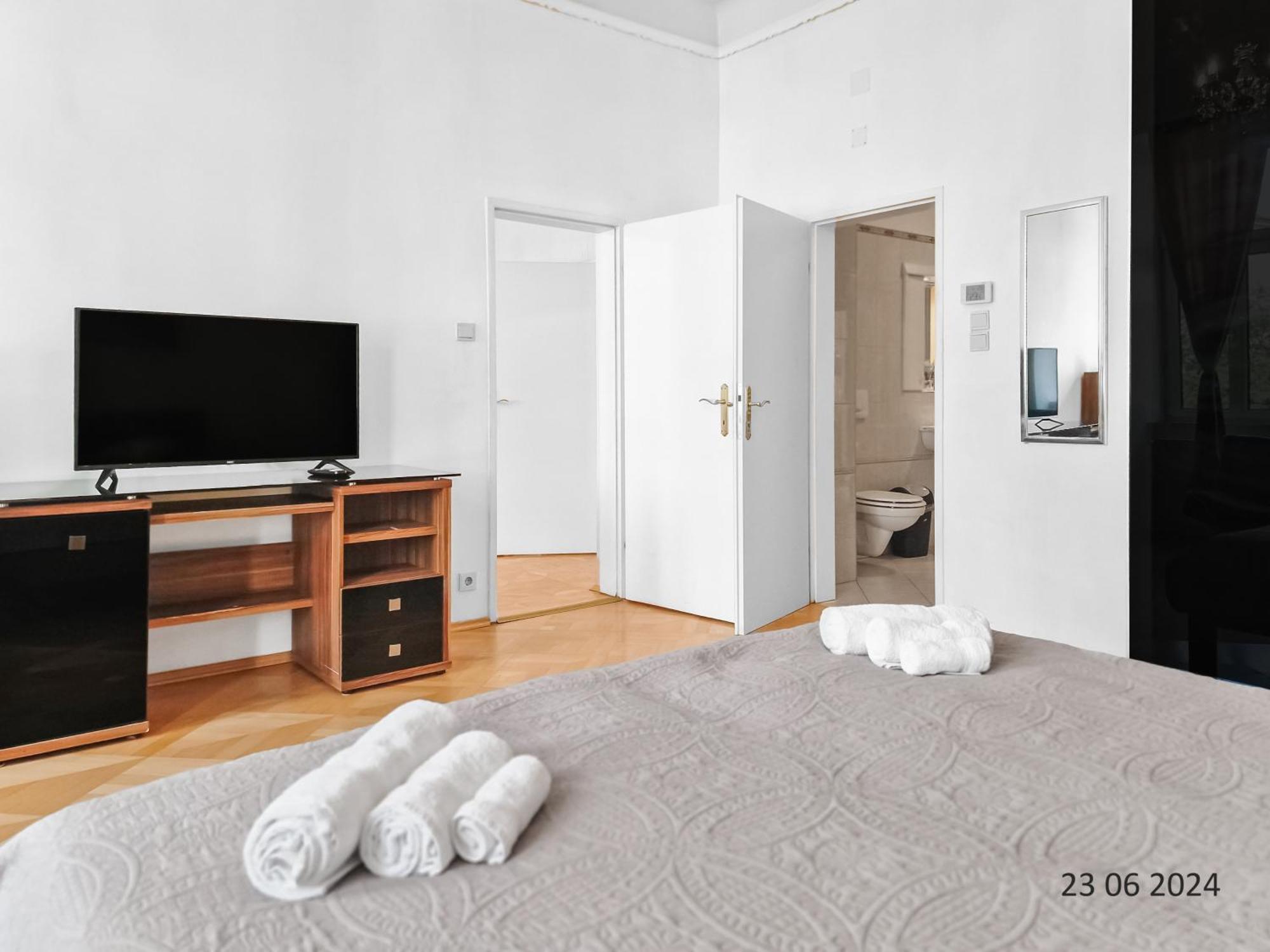 Four-Bedroom, Four King-Size Comfort Wenen Buitenkant foto