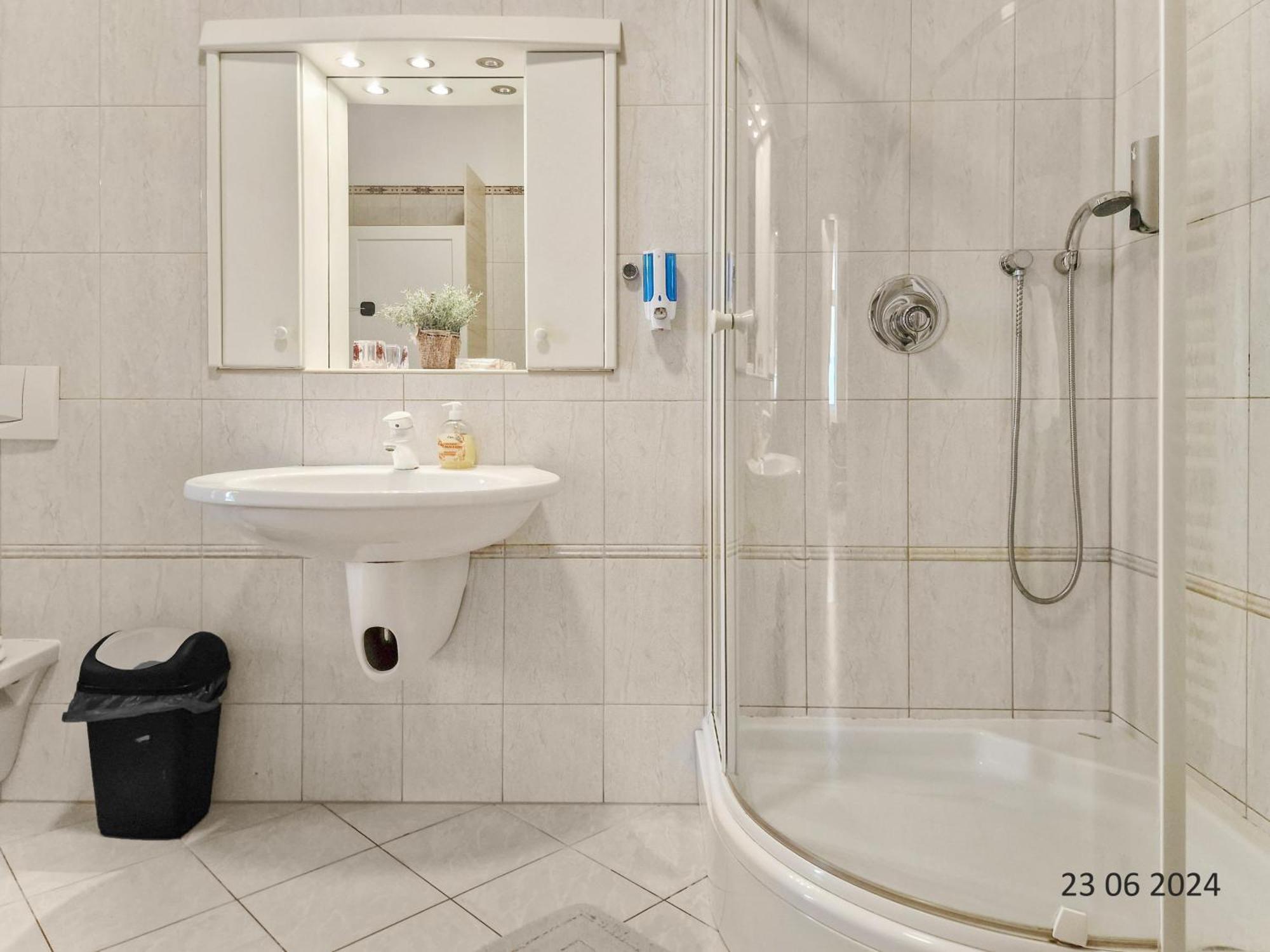 Four-Bedroom, Four King-Size Comfort Wenen Buitenkant foto